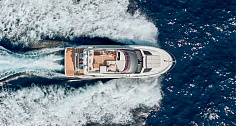 Аренда яхты Prestige F4.9 на Майорке - с дрона вид на флайбридж