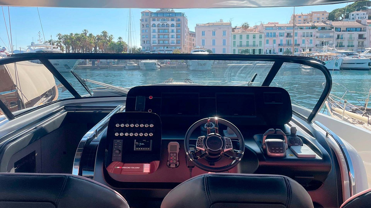 Аренда яхты Cranchi A46 Luxury Tender во Франции