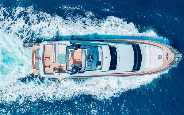Аренда мега яхты Ferretti 881 во Франции, вид с дрона