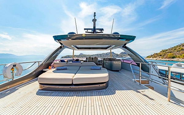 Флайбридж на яхте Princess 85 Vista в Афинах