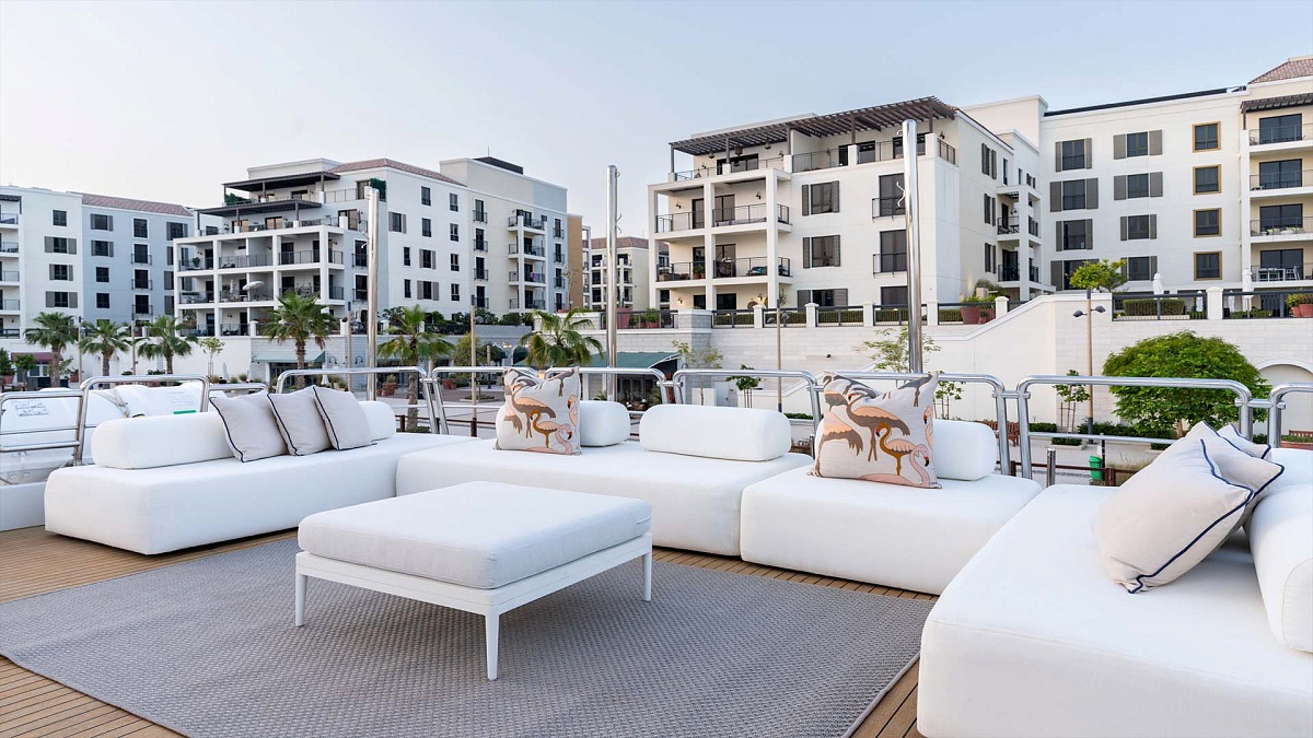 Sun deck - на яхте Benetti 115 DXB во Франции