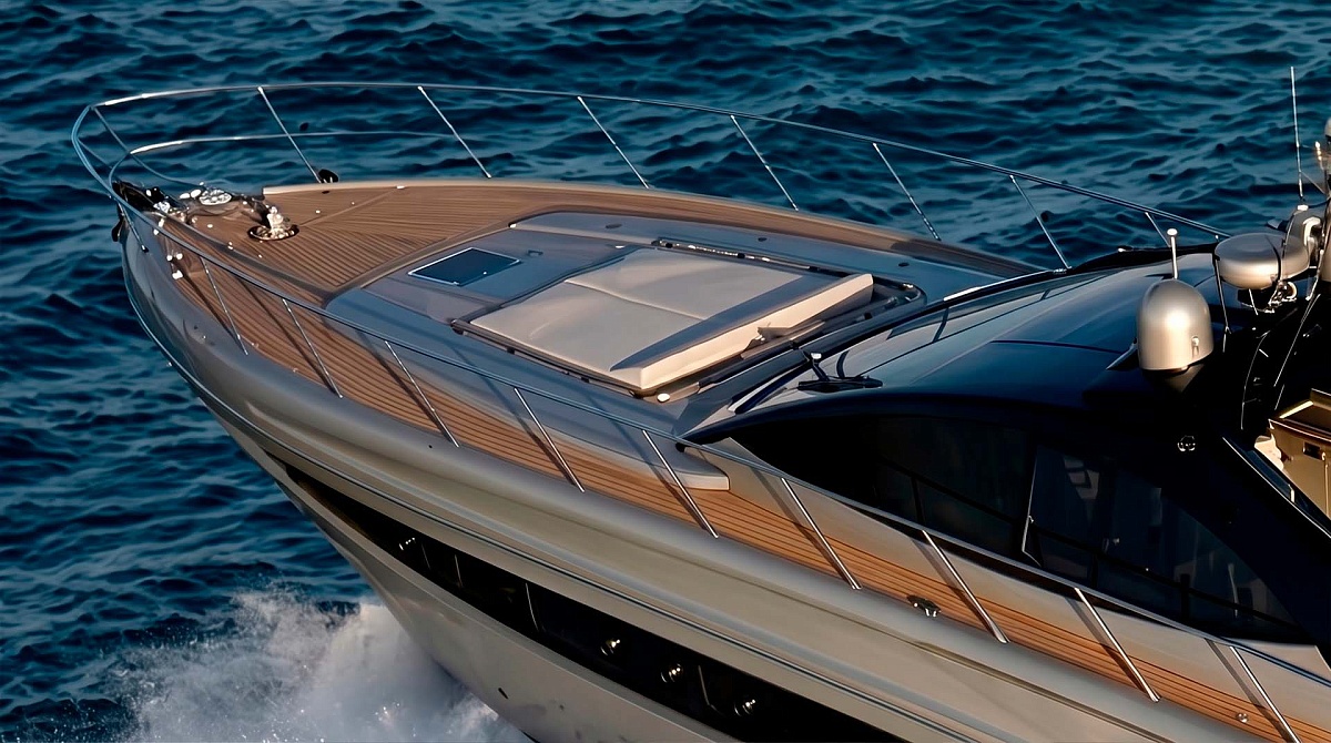 Аренда яхты Riva 63 Vertigo во Франции - лежаки на носу