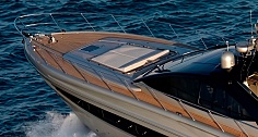 Аренда яхты Riva 63 Vertigo во Франции - лежаки на носу