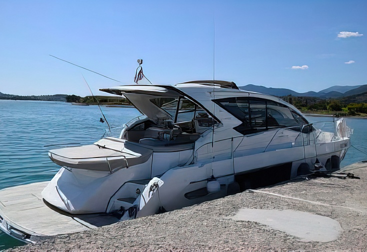 Cranchi M44 HT