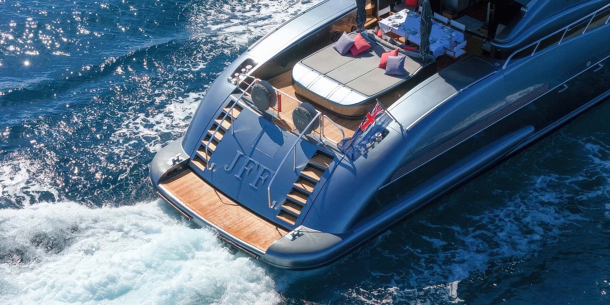 Mangusta 108 JFF лежаки на носу - аренда яхты во Франции: Канны, Ницца, Монако