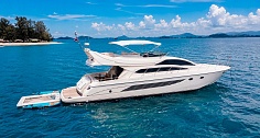 Аренда яхты Riva 70 Aria Blue на Пхукете - на якоре у острова