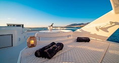 Аренда яхты Ferretti 68 на Миконосе - флайбридж