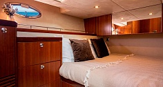 Мастер- каюта в яхте Galeon 440 в Питере