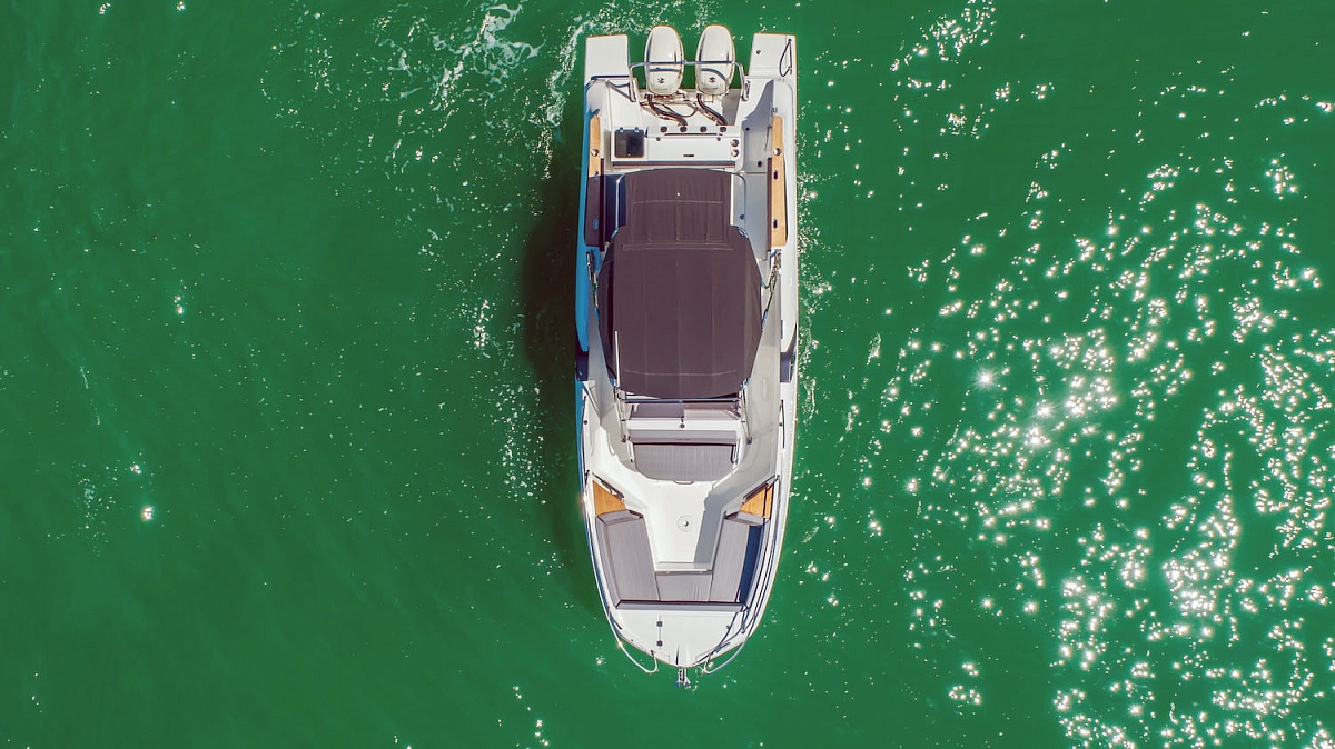 Аренда моторного катера Beneteau Flyer 8.8 NAUTI ONE на Пхукете, Таиланд