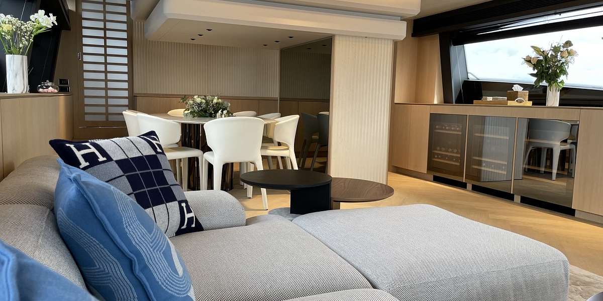 Аренда яхты Ferretti 881 RPH во Франции