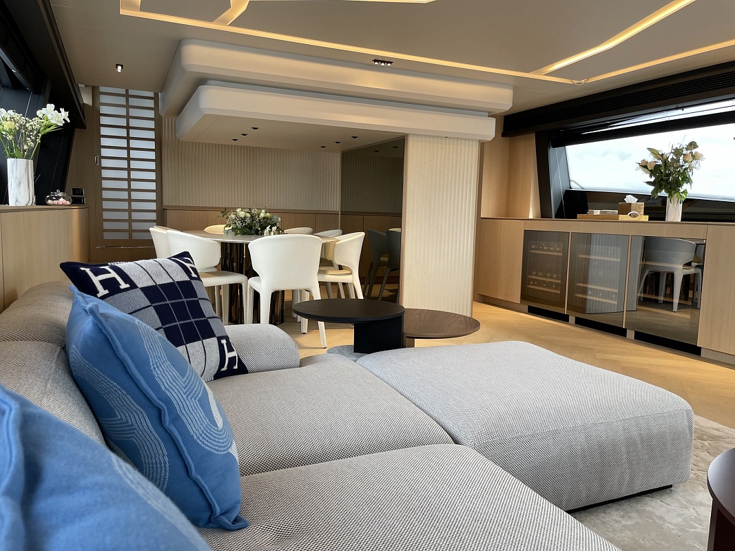 Аренда яхты Ferretti 881 RPH во Франции