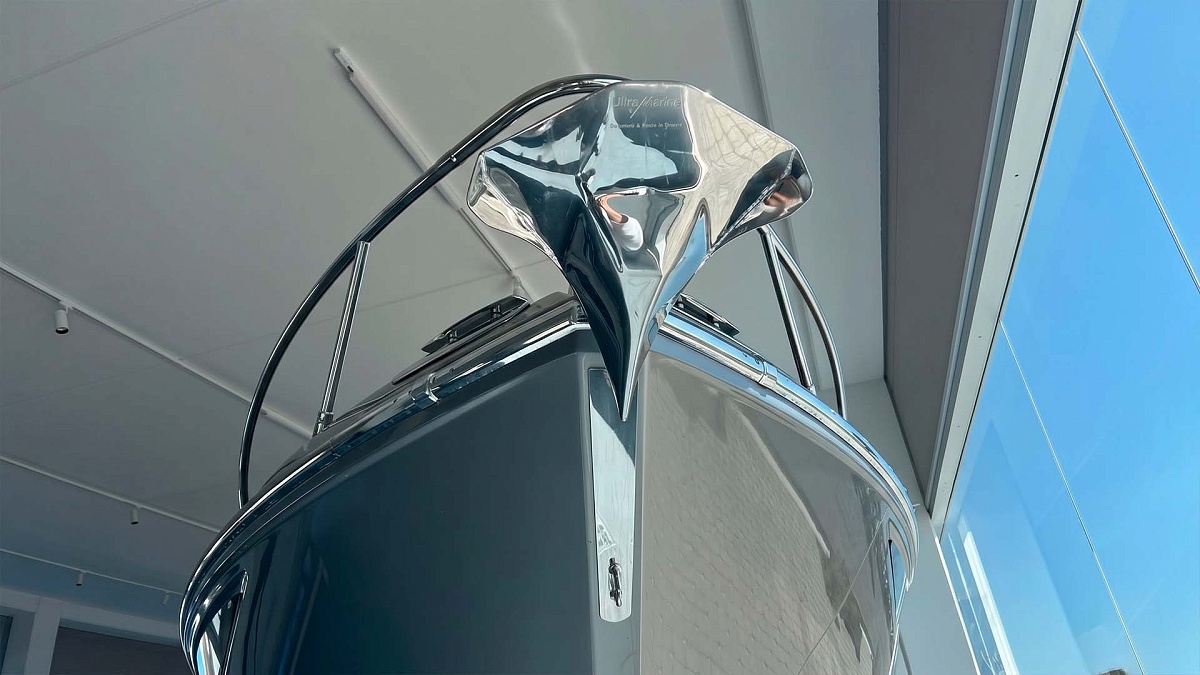Продажа круизера Cranchi 30 Endurance, якорь Ultra Marine