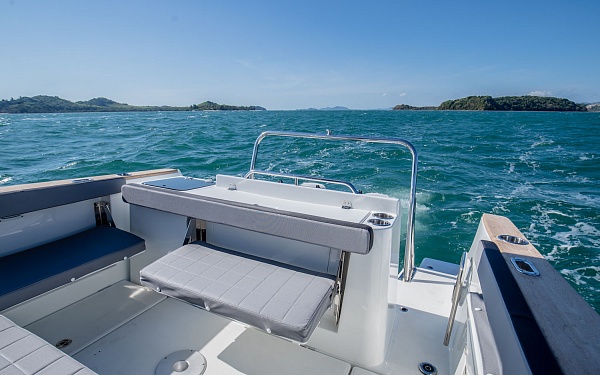 Аренда моторного катера Beneteau Flyer 8.8 NAUTI ONE на Пхукете, Таиланд