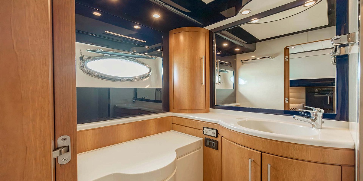 Аренда яхты Riva 70 Aria Blue на Пхукете - ванная