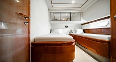 Аренда яхты Ferretti 68 на Миконосе - гостевая каюта