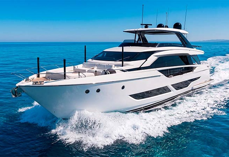Ferretti 860