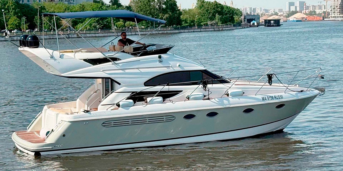 Аренда яхты Fairline Phantom 40 в Москве и Подмосковье