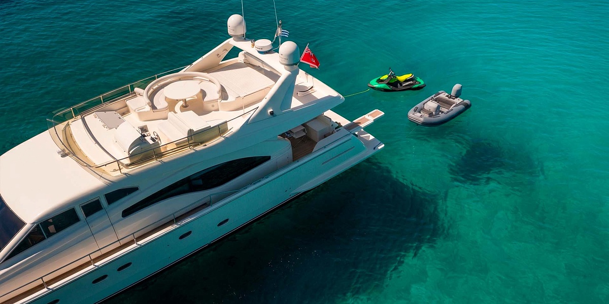 Аренда яхты Ferretti 68 на Миконосе - флайбридж