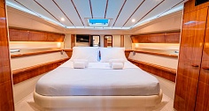 Аренда яхты Ferretti 53 на Миконосе - мастер-каюта