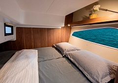 Купить яхту Sealine S330 во Франции