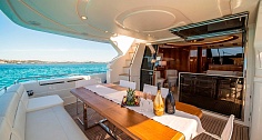 Аренда яхты Ferretti 68 на Миконосе - лаунж на корме