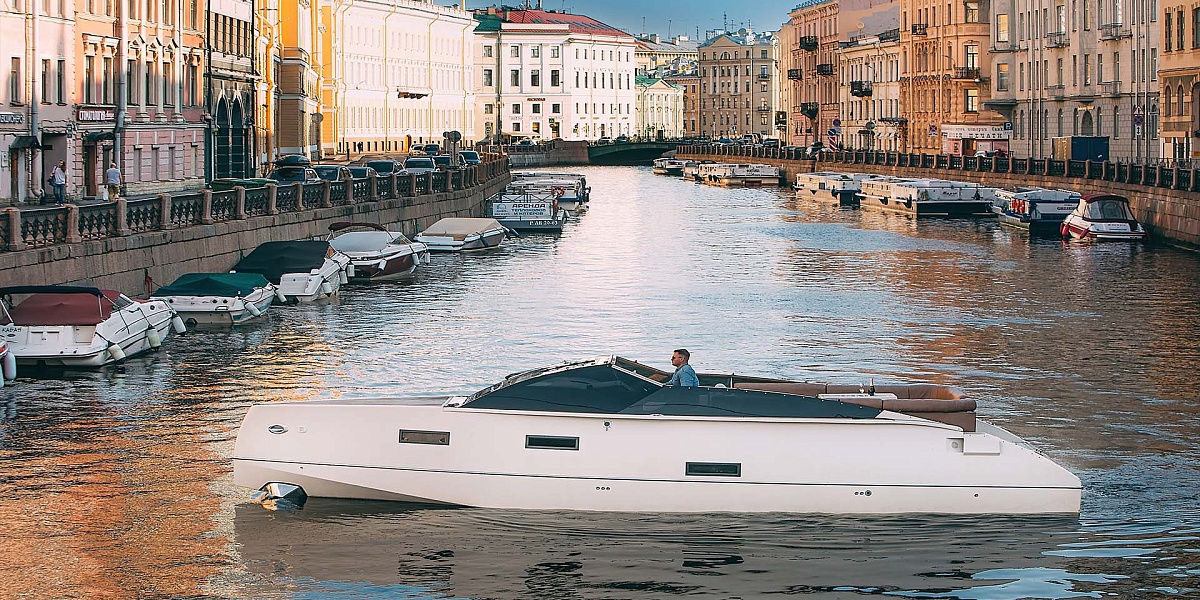 Аренда катера Белуга в Санкт-Петербурге