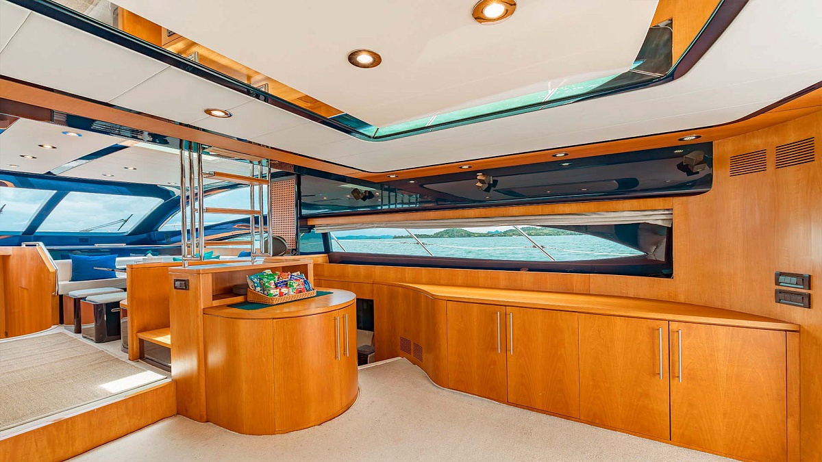 Аренда яхты Riva 70 Aria Blue на Пхукете - салон