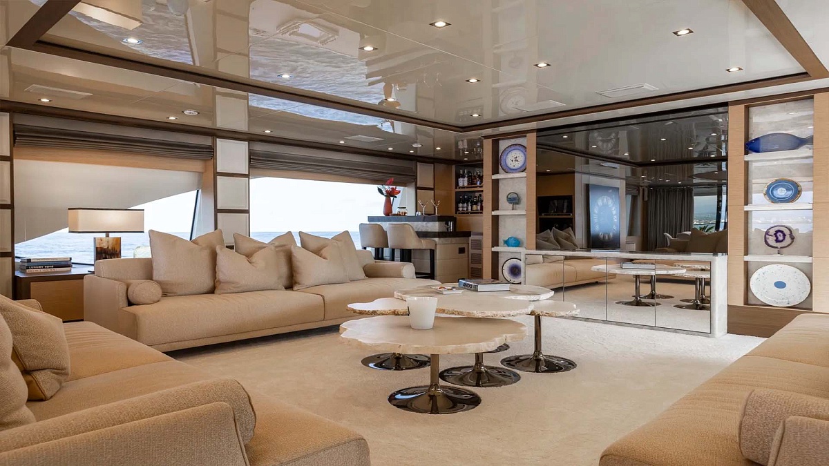 Benetti 140