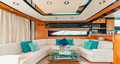 Аренда яхты Riva 70 Aria Blue на Пхукете - много диванов в салоне