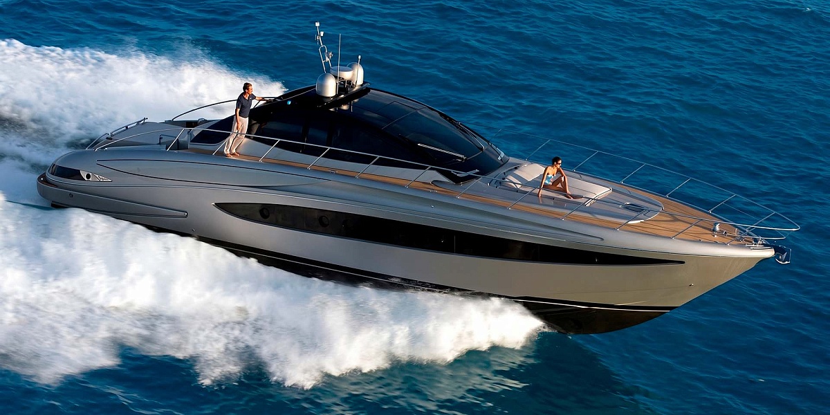 Аренда яхты Riva 63 Vertigo во Франции